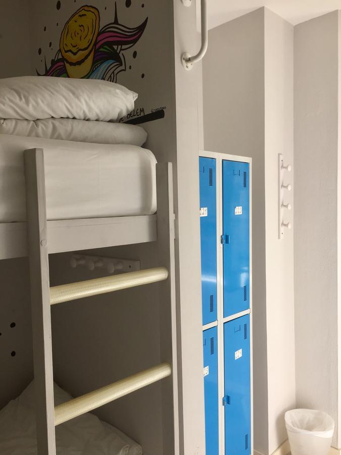 Albergue Golden Tram 242 &