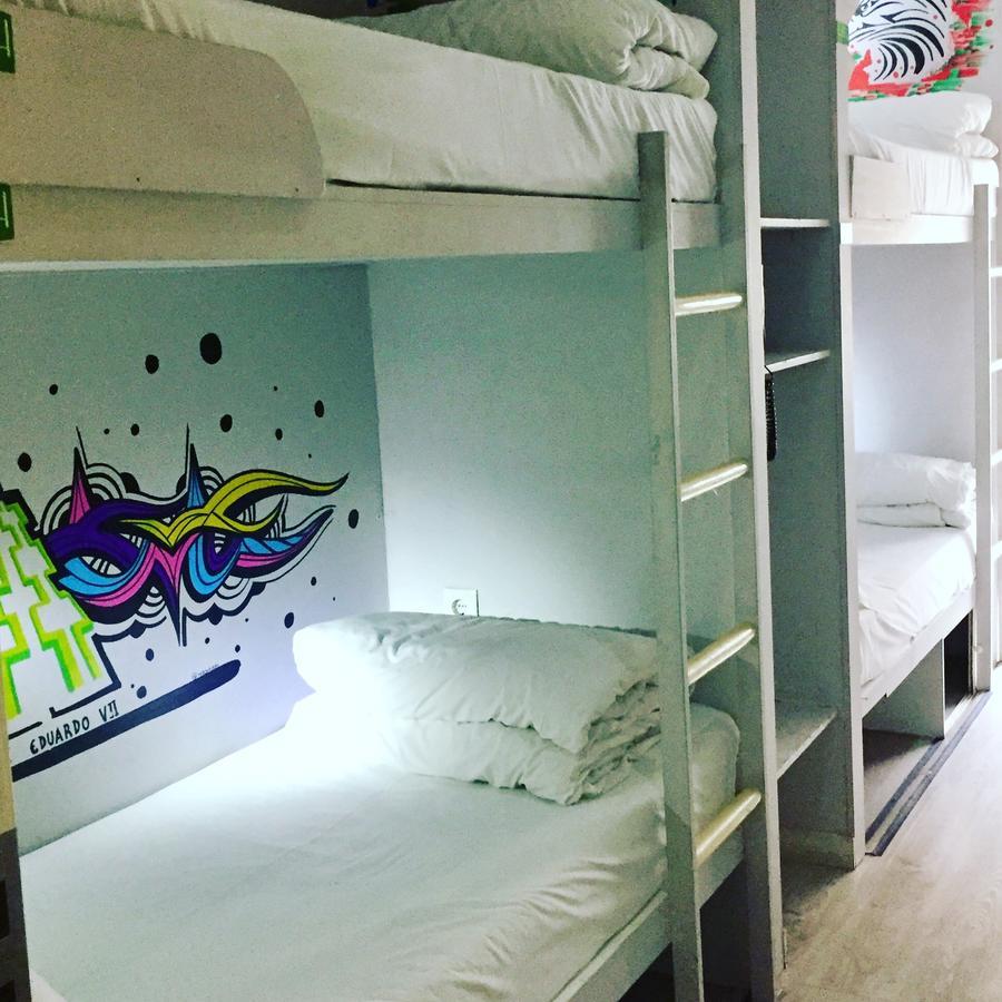 Albergue Golden Tram 242 &