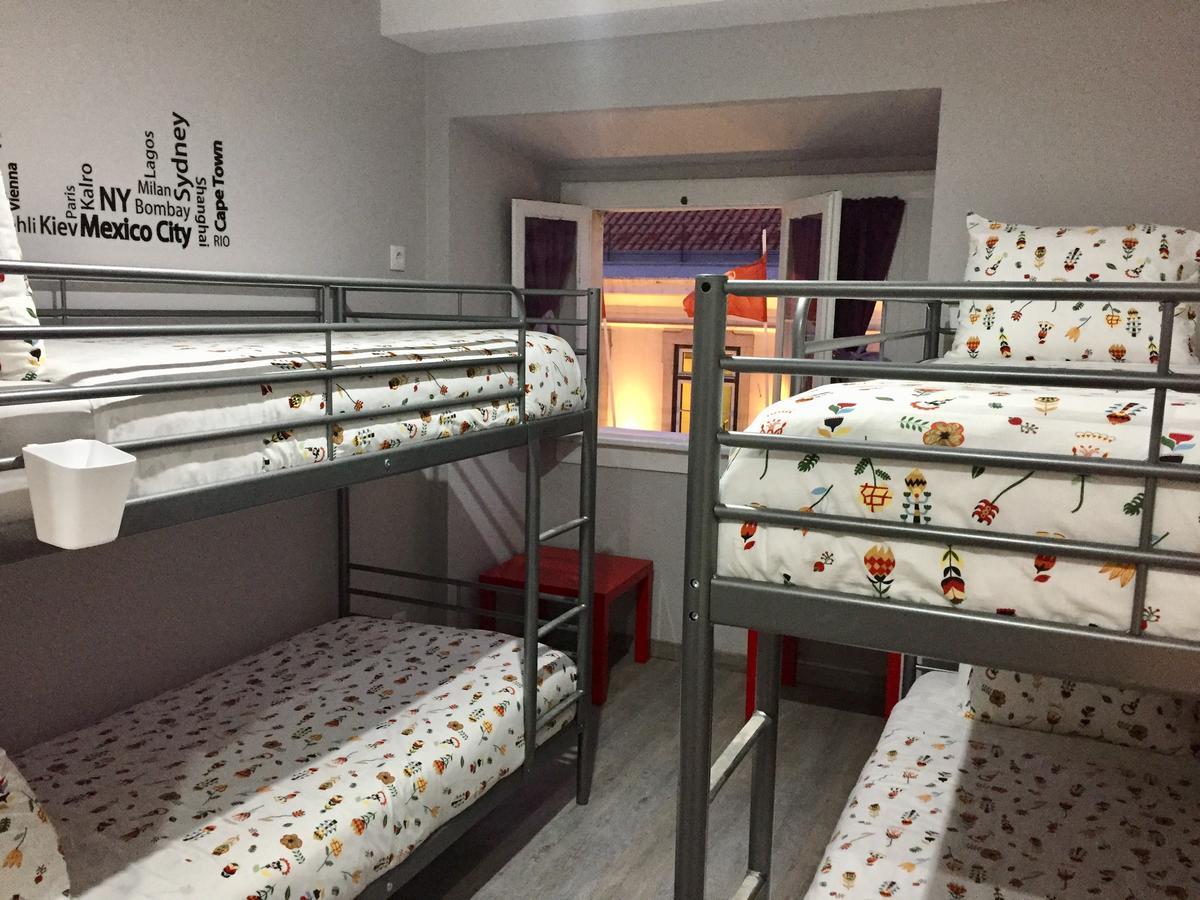 Albergue Golden Tram 242 & *